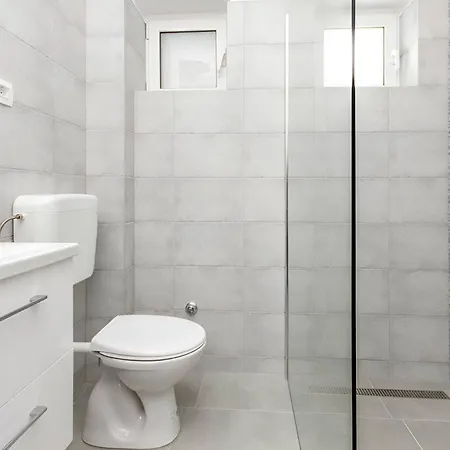 In Turanj, 20m From The Sukošan