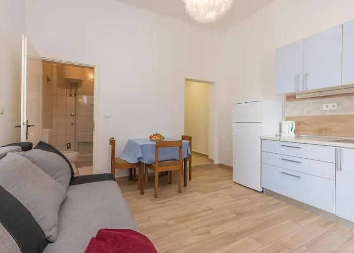 Apartamento In Turanj, 20m From The
