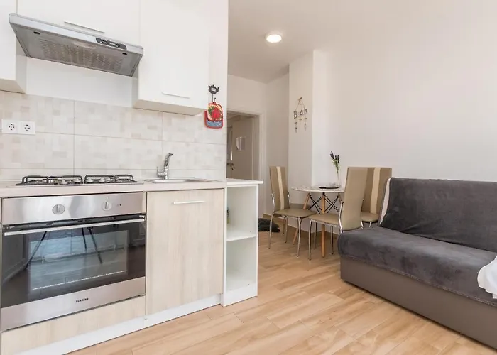 In Turanj, 20m From The Lägenhet *