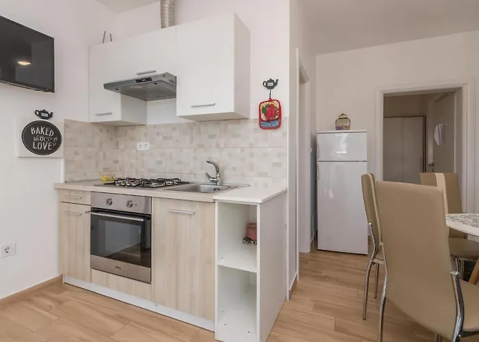 Lägenhet In Turanj, 20m From The *