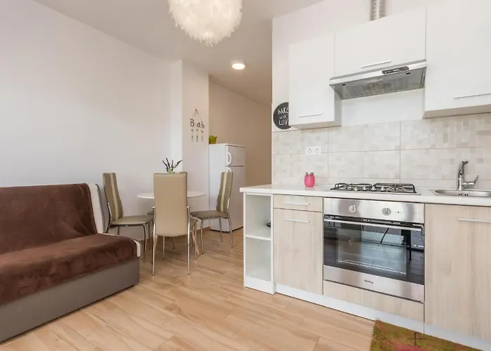 In Turanj, 20m From The Lägenhet *