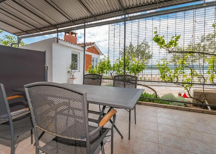 Lägenhet In Turanj, 20m From The *