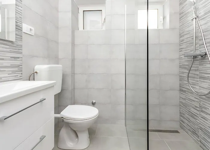 In Turanj, 20m From The Sukošan