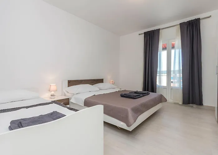 Lägenhet In Turanj, 20m From The Sukošan